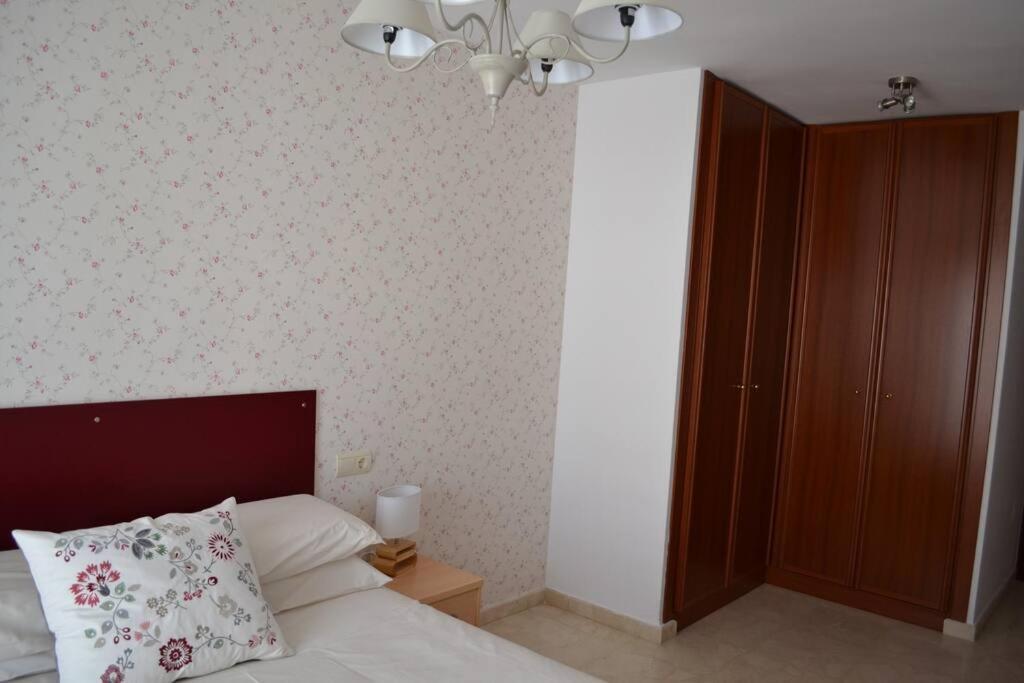 Precioso Apartamento En Primera Linea De Playa En Калета-де-Велес Экстерьер фото
