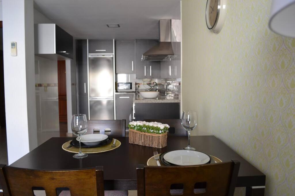 Precioso Apartamento En Primera Linea De Playa En Калета-де-Велес Экстерьер фото